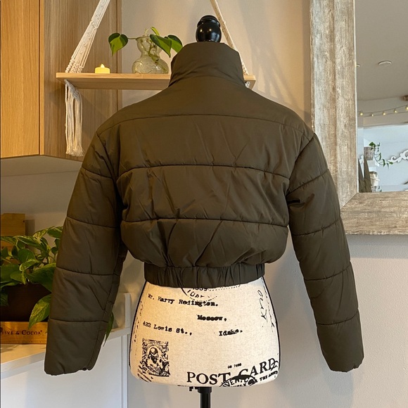 Cropped Puffer Jacket - Picture 2 of 7